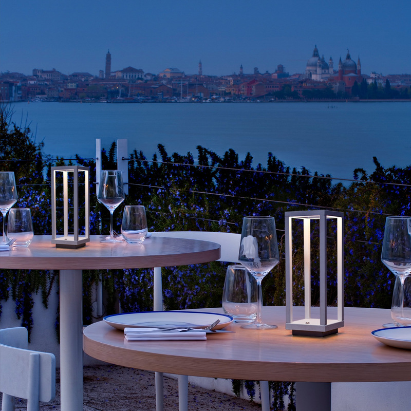 LEDタッチ充電式デスクランプ 洋食レストラン雰囲気照明 屋 - Outdoor Lighting Restaurant のレビューと価格