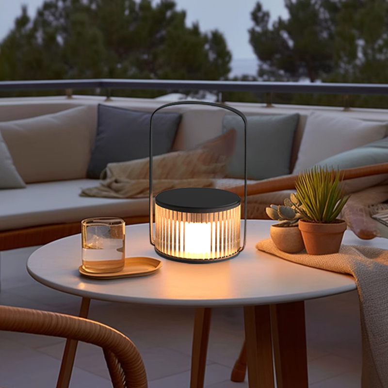 屋外充電式ポータブルアンビエントライトソーラー芝生ヴィラガー - Outdoor Lighting Waterproof のレビューと価格